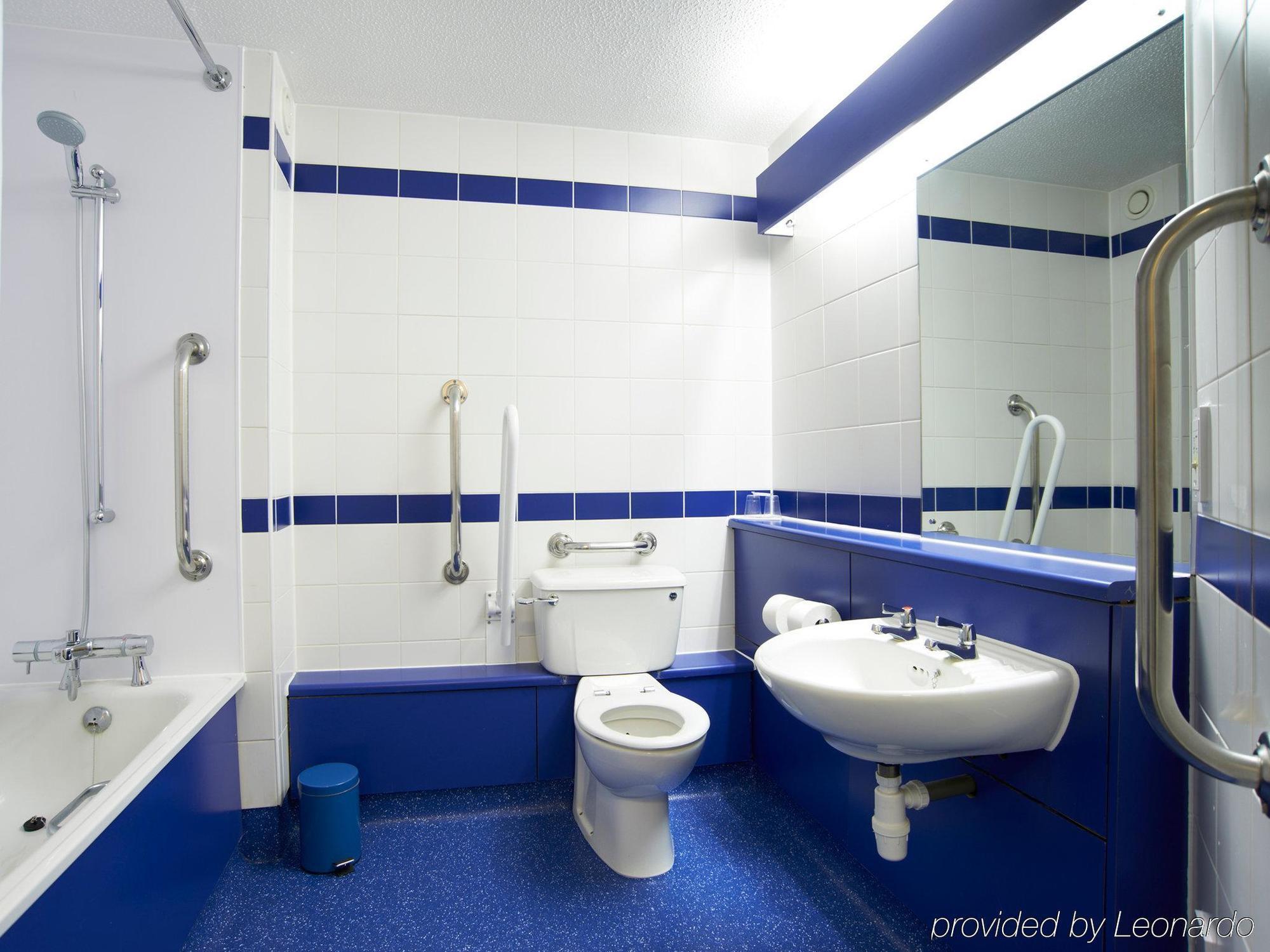Travelodge Exeter M5 Экстерьер фото