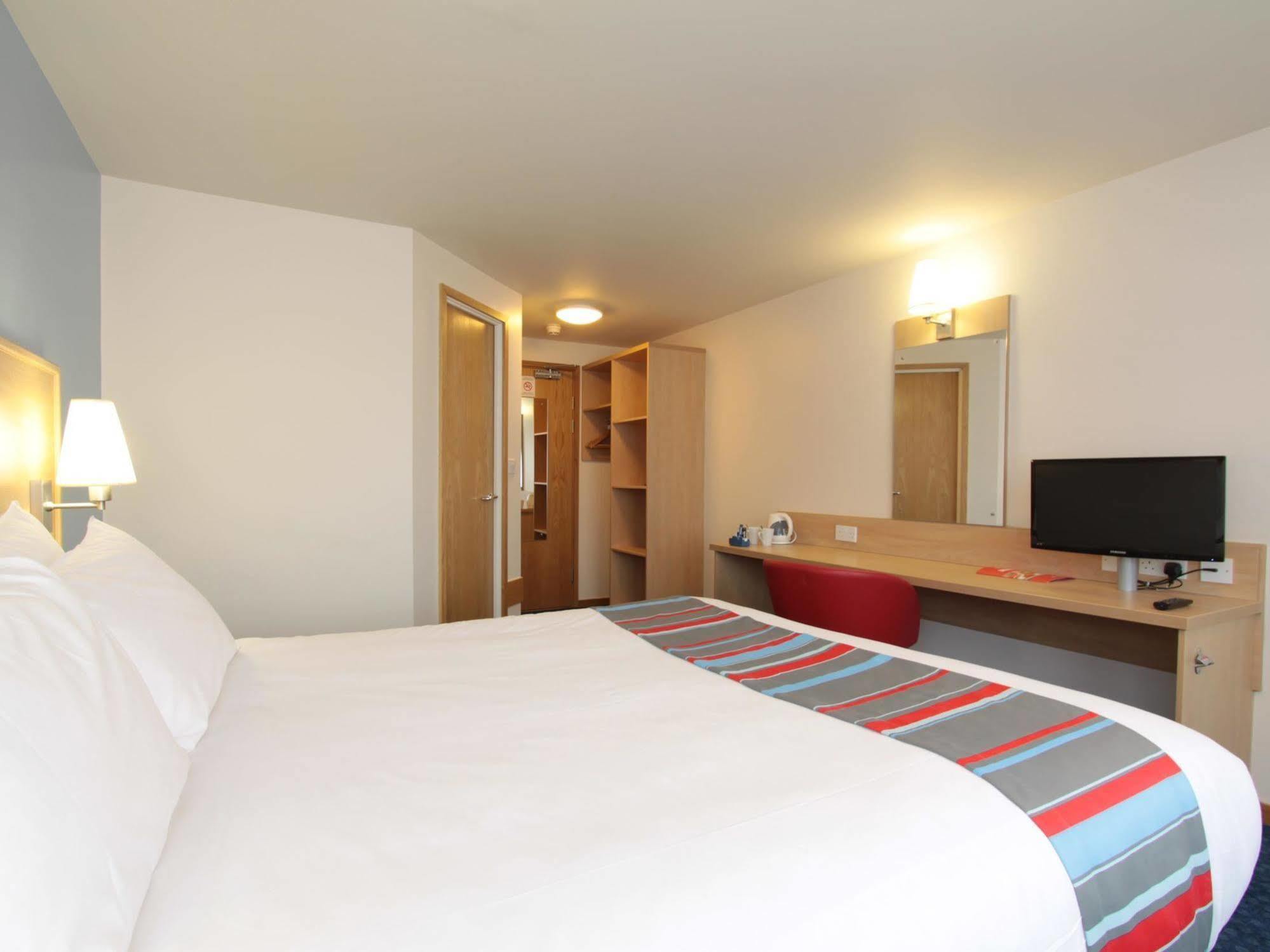 Travelodge Exeter M5 Экстерьер фото