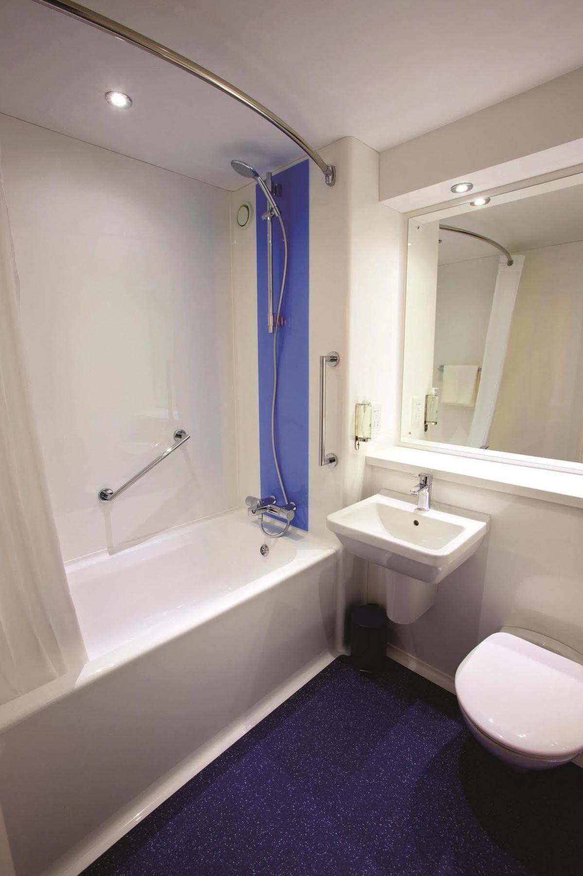 Travelodge Exeter M5 Экстерьер фото